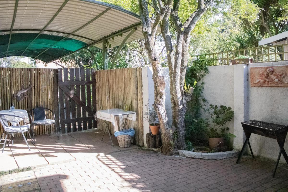 Panda's Guest Cottages - Housity