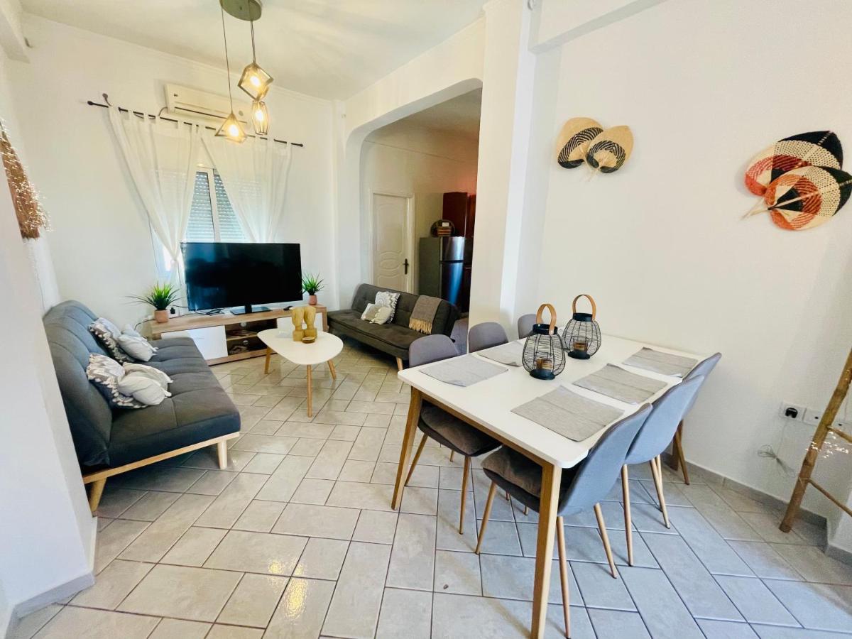 Chryssa’s Studios Deluxe (5 visitors) A2 - Housity