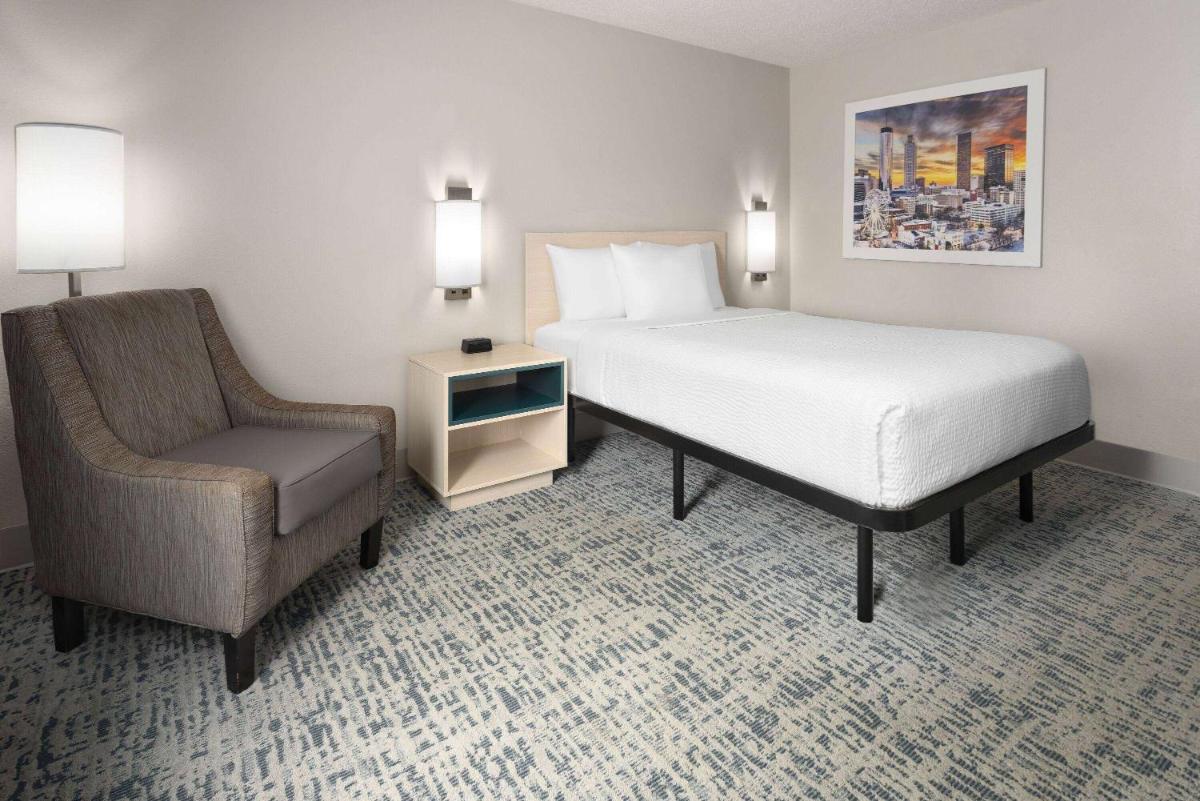 Baymont by Wyndham LaGrange - Housity