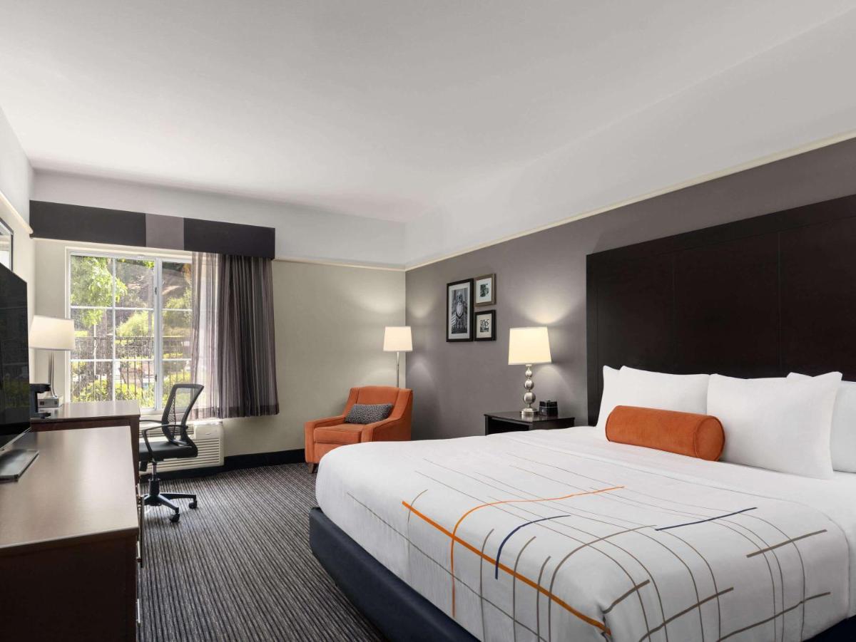 La Quinta by Wyndham Santa Clarita - Valencia - Housity