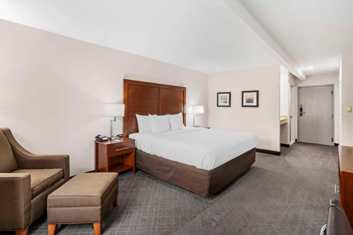 Comfort Inn Splash Harbor - Housity