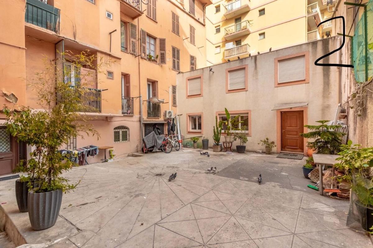 Lovely townhouse in a lively area close to the old Nice - Housity