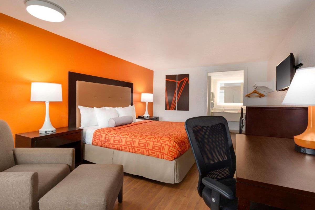 Howard Johnson by Wyndham Harrisonburg - Housity