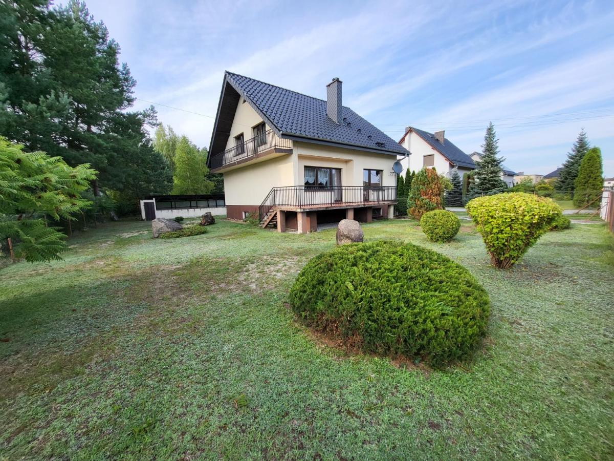 Ferienhaus am Waldrand in der Nähe eines Badesees - Housity