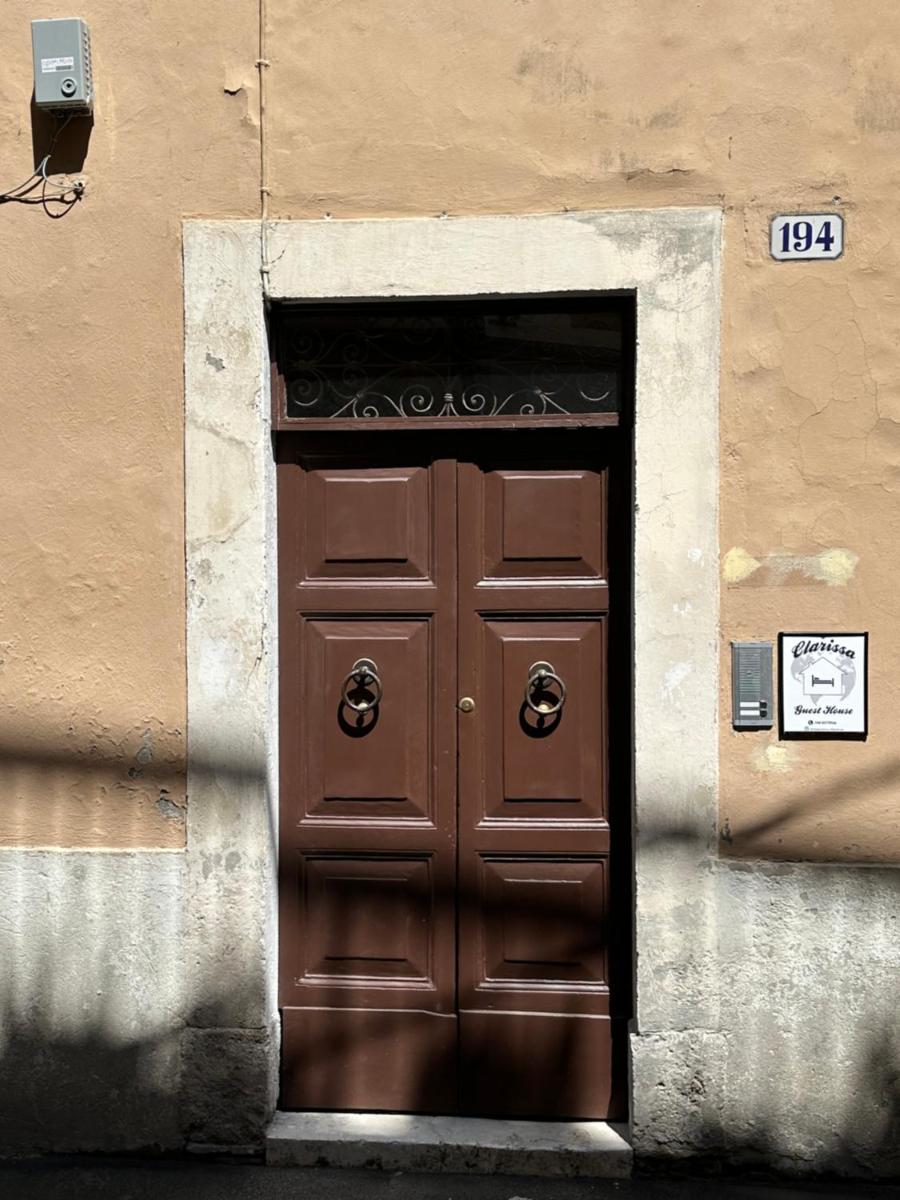 Clarissa Guest House via di Mezzo 194 - Housity