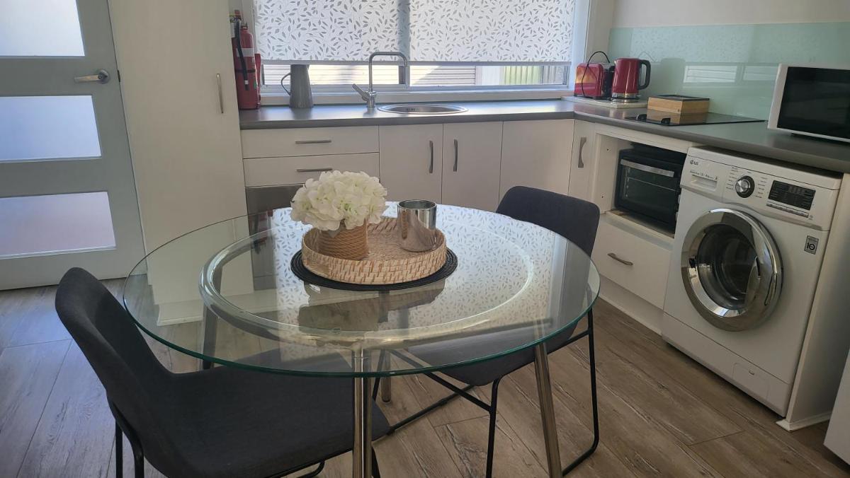 Emina's Granny Flat - Housity
