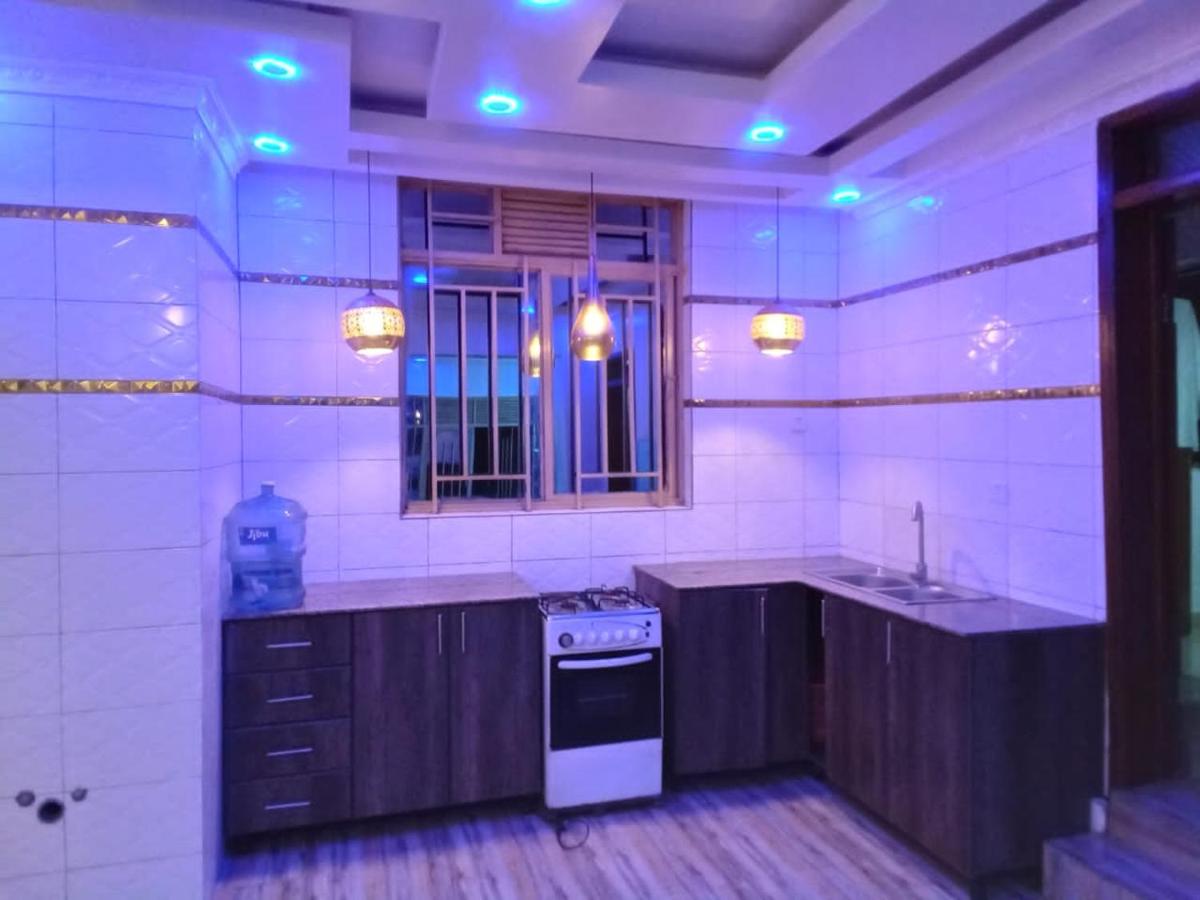 Queen Greenstars Apartment - Housity