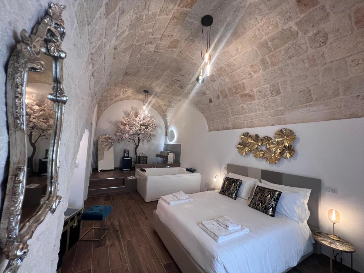 Olympus Luxury Suites - Housity