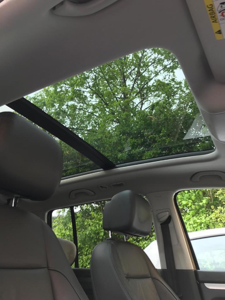 High-end Apartment in Bern & Up to 7 Seats Cars Rental Option - Hizvo