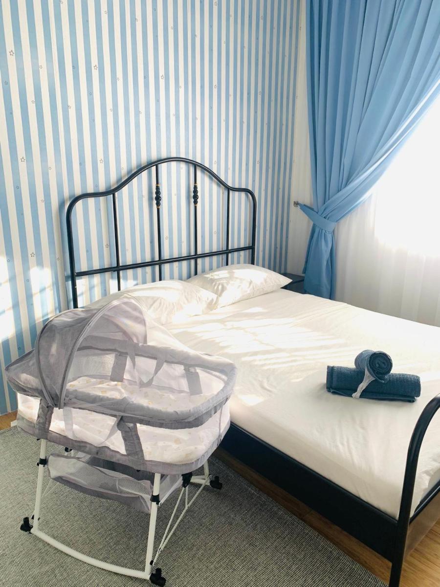 Looking For... A Staycation - Housity