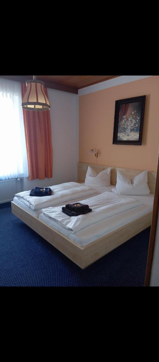 Hotel Burgwald - Housity