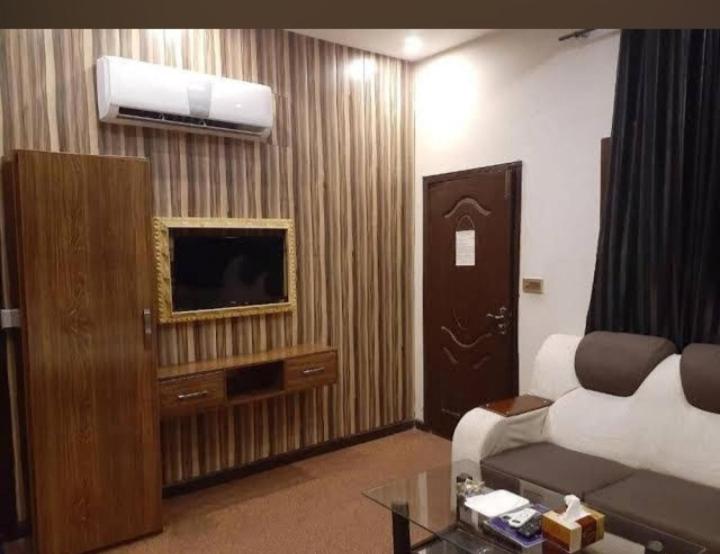 Suitetrails - Biritish Hotel