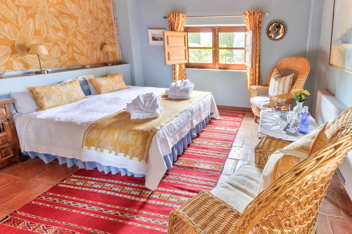 Cortijo El Pino Retreat - Housity
