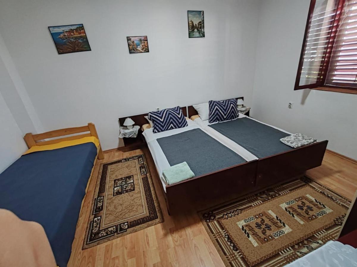 Apartmani Vodice - Housity