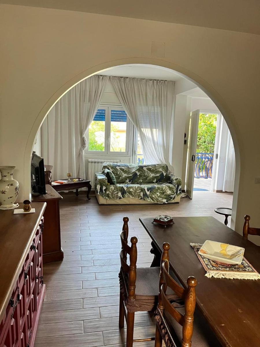 Villa del Limone , Mondello Via deucalione 18 ,via Miseno 18 - Housity