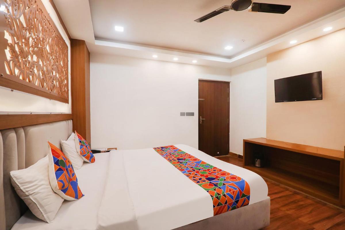 FabHotel Shaurya Inn - Housity