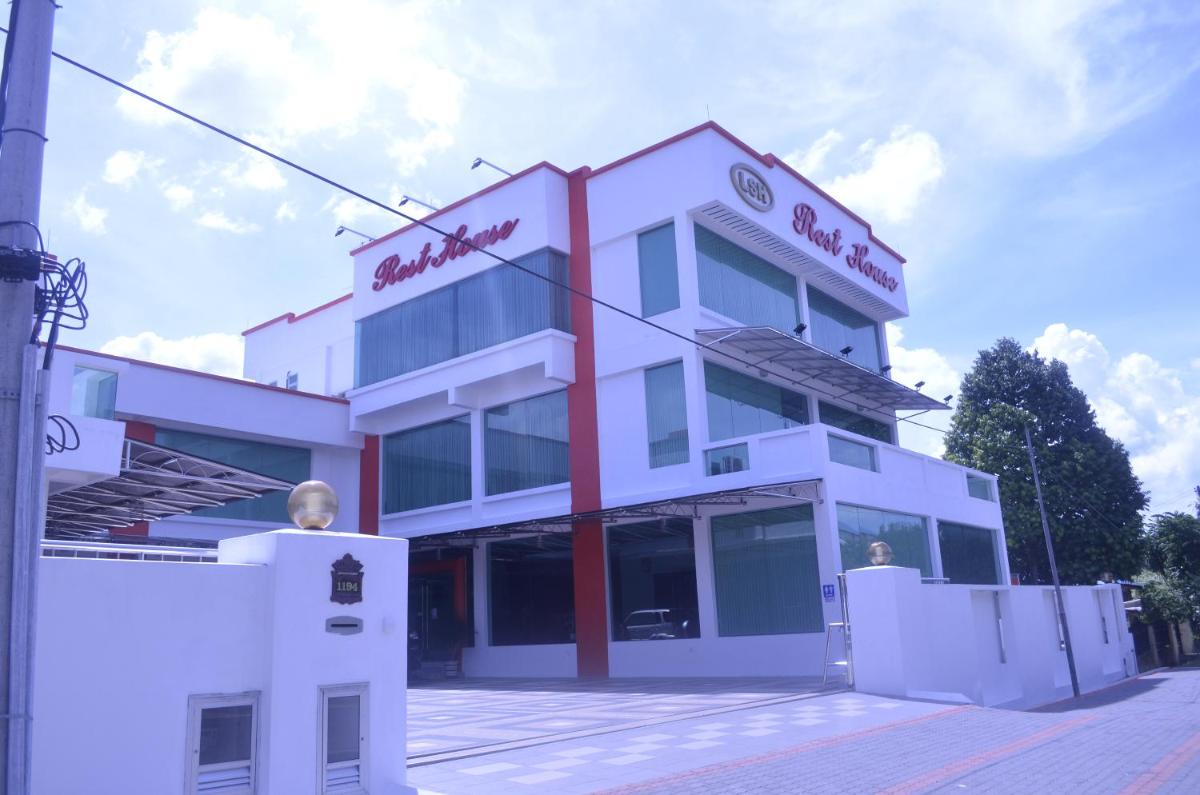 LSH Rest House - Housity