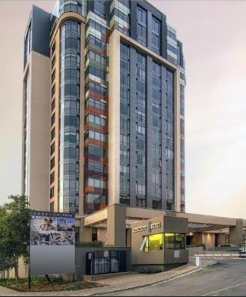 Sandton Skye Stylish Apartment free WIFI & Gym - Housity