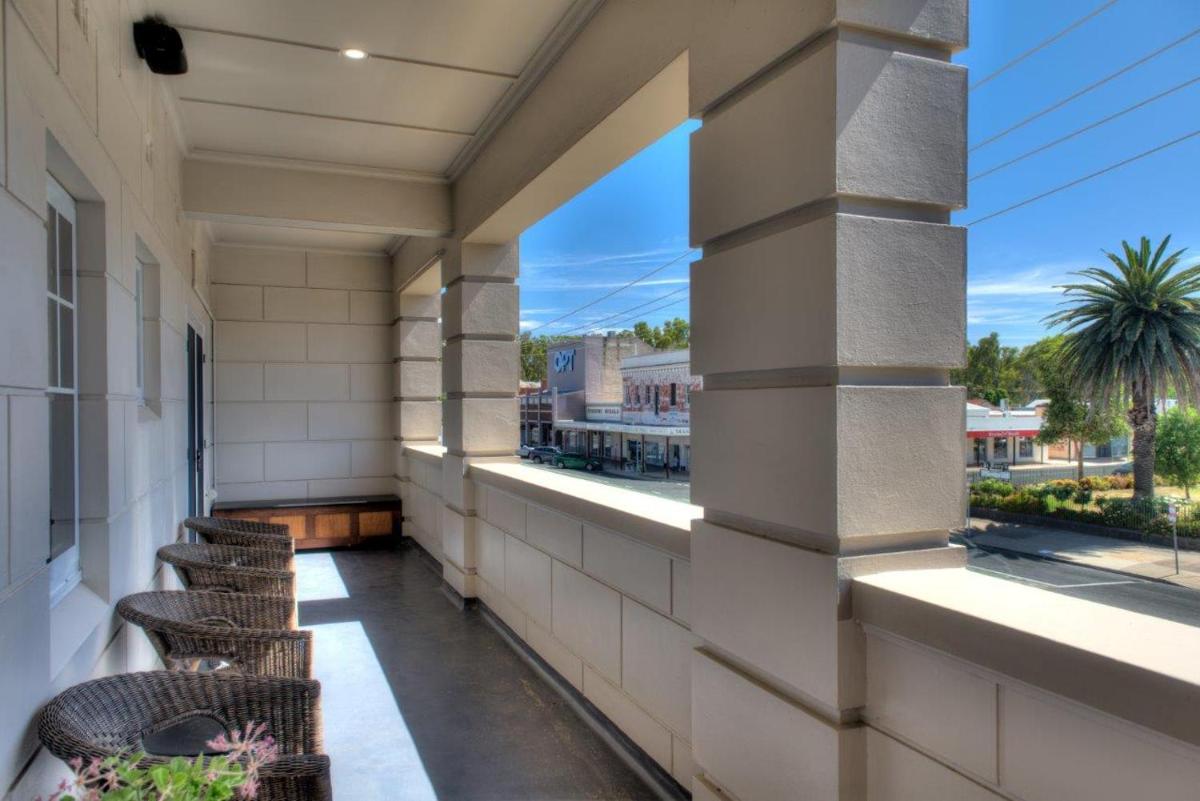 The Bank Apartment - Echuca Holiday Homes - Housity