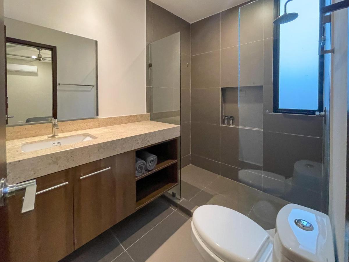 Casa nueva con terraza y alberca en Temozón Norte - Housity