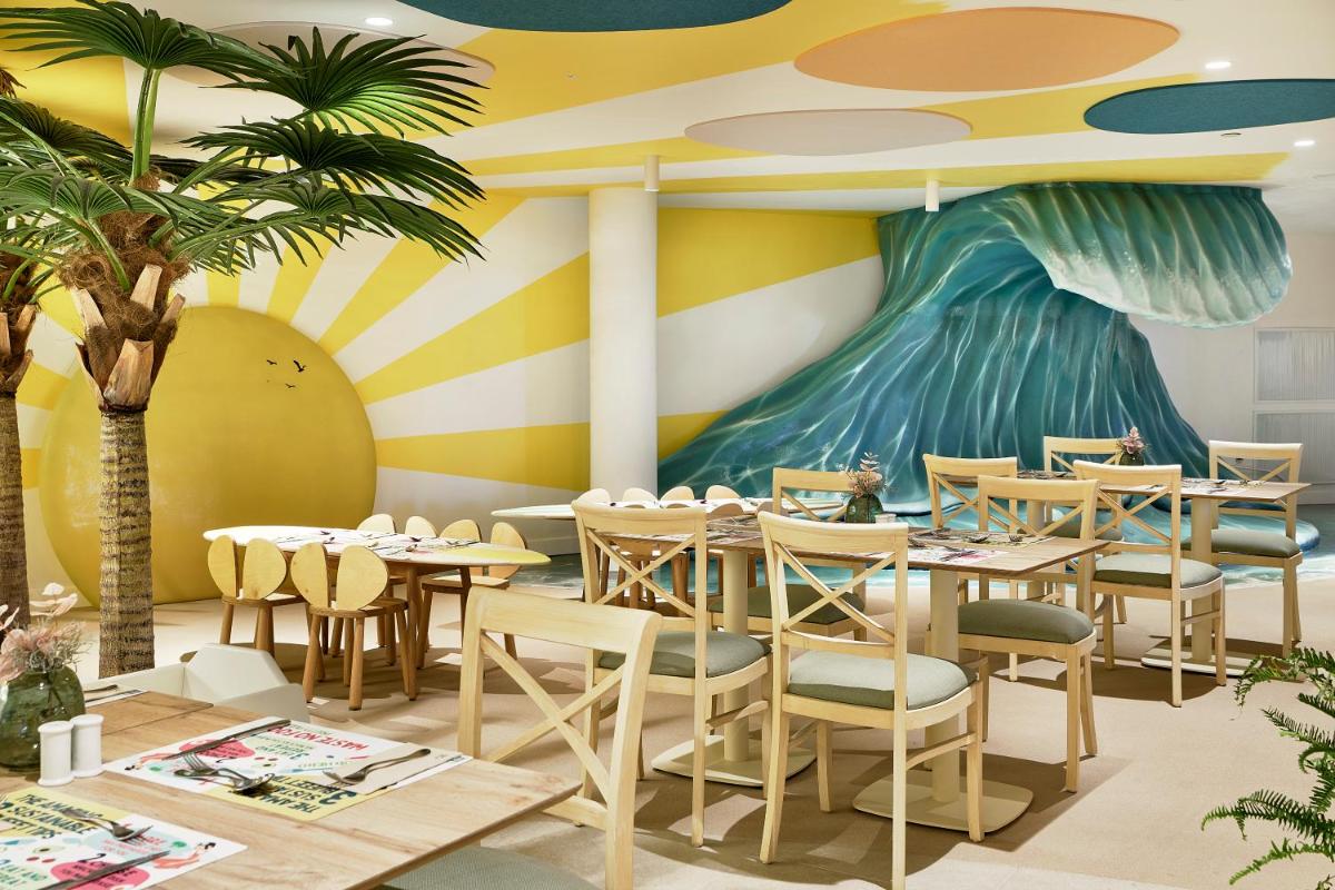 Un restaurante o sitio para comer en Iberostar Waves Gaviotas Park