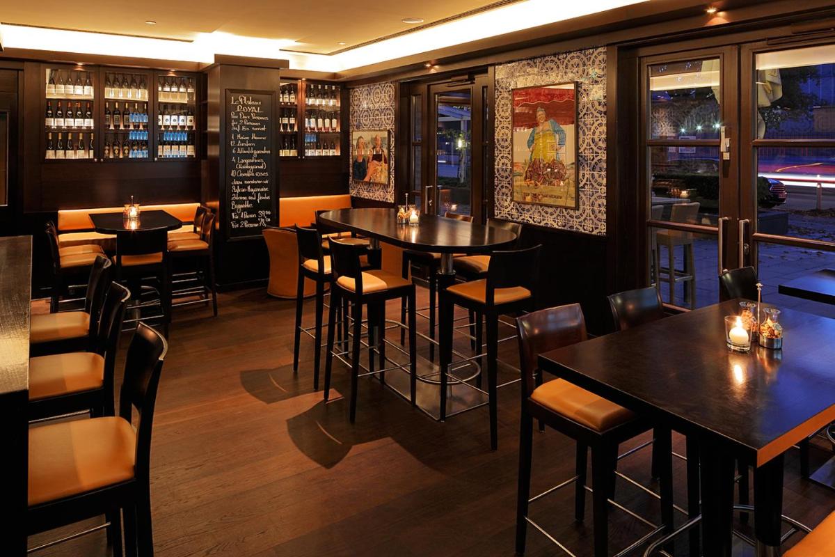 Lounge oder Bar in der Unterkunft GRAND ELYSEE Hamburg Lounge oder Bar in der Unterkunft GRAND ELYSEE Hamburg