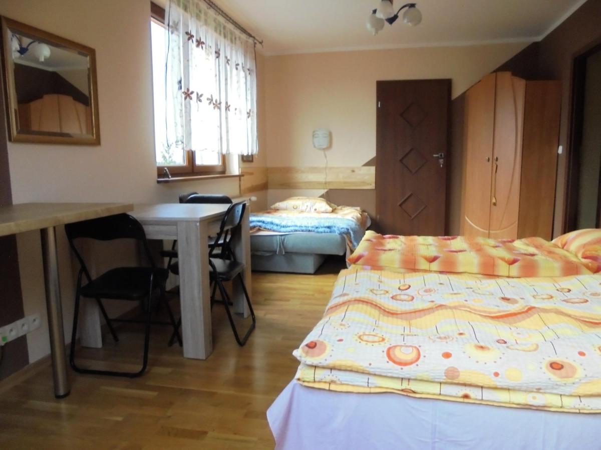 Pokoje Gościnne Na Skraju Lasu - Housity