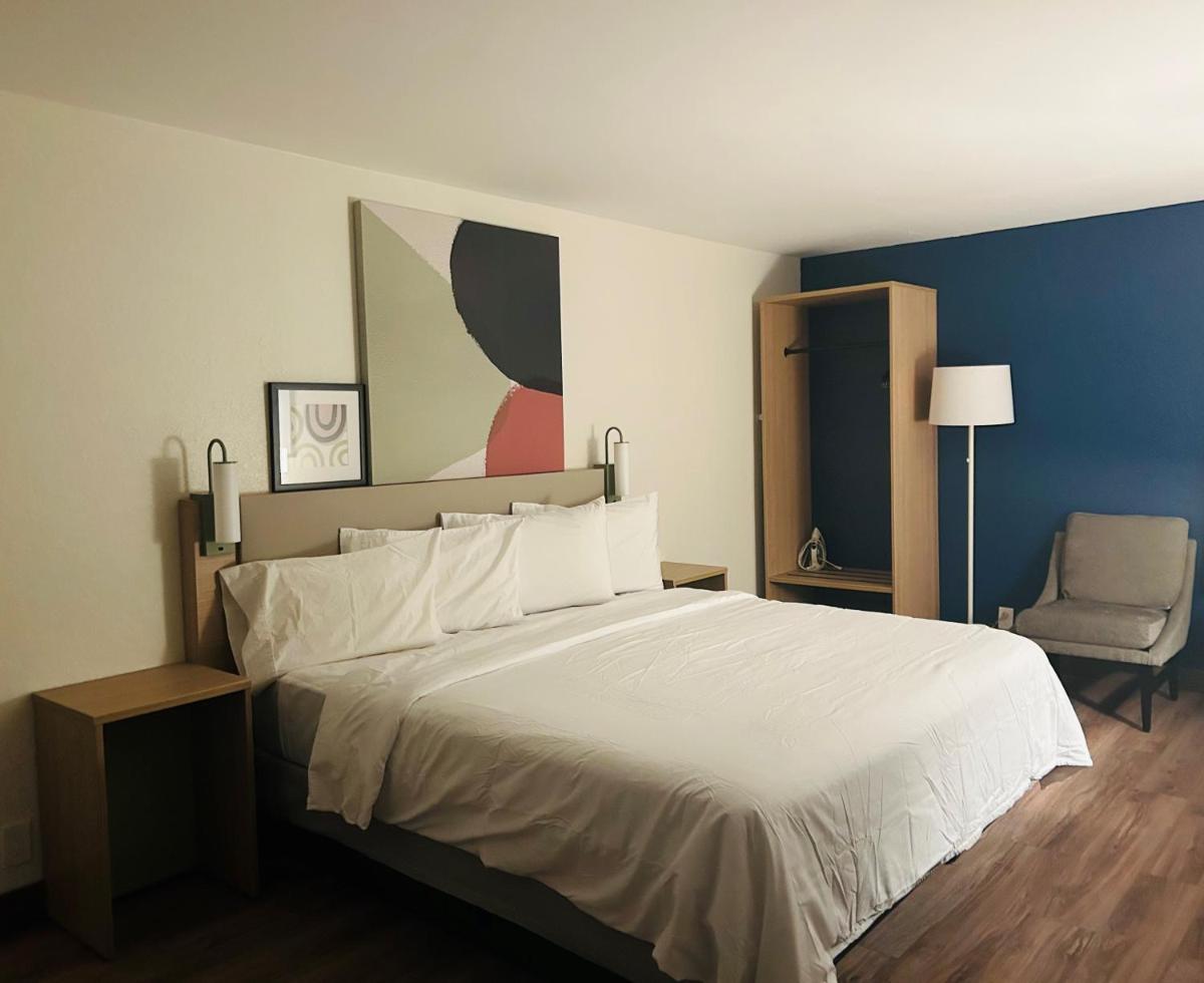 Brandon Center Hotel - Housity