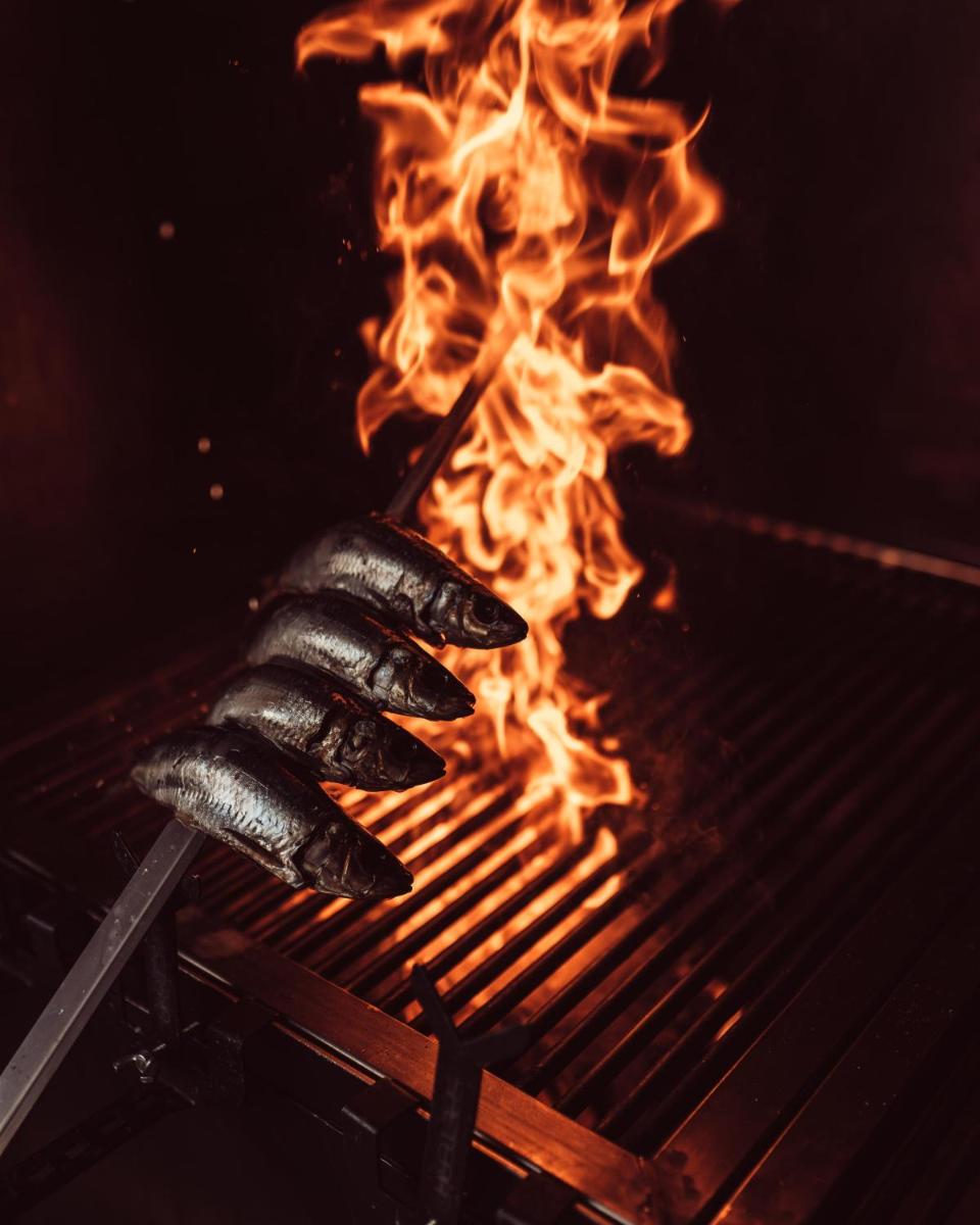 Barbacoa disponible para clientes en el hotel
