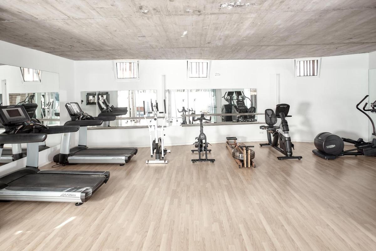 Gimnasio o instalaciones de fitness de Hotel Baobab Suites