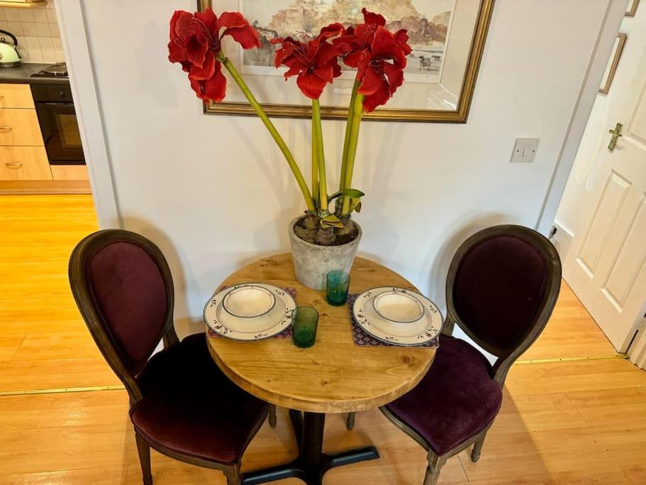 Central Studio 5 by MaisonPro - Housity