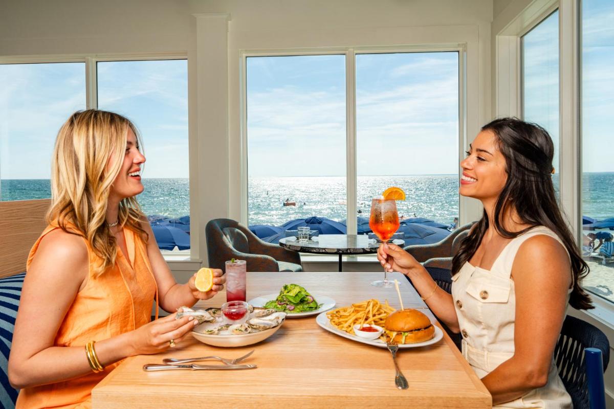 Sea Crest Beach Resort - Housity