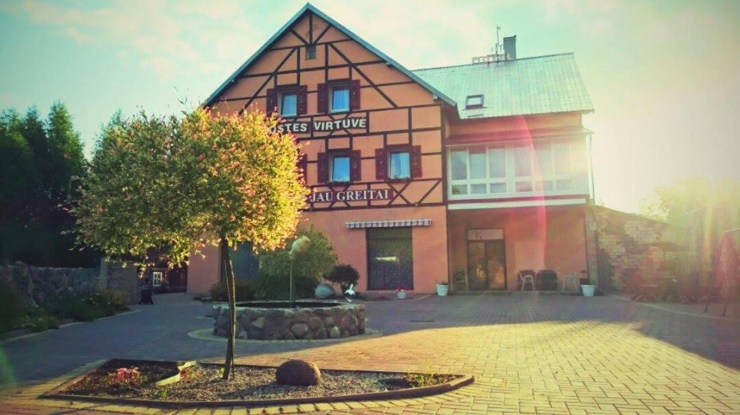 Pirčių slėnis - Housity