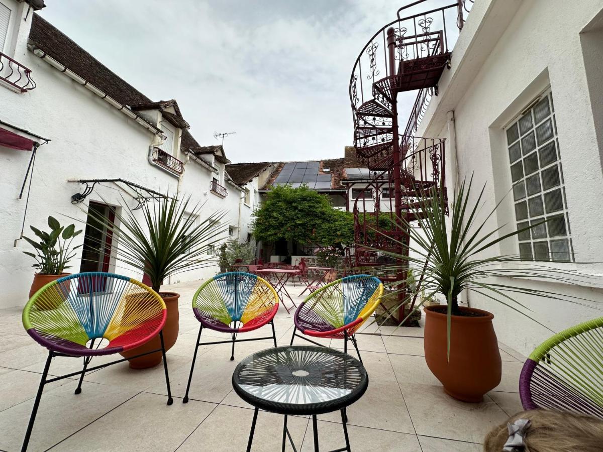 Villa Hyper Centre Le Blanc Type Hotel Entrée Autonome - Housity