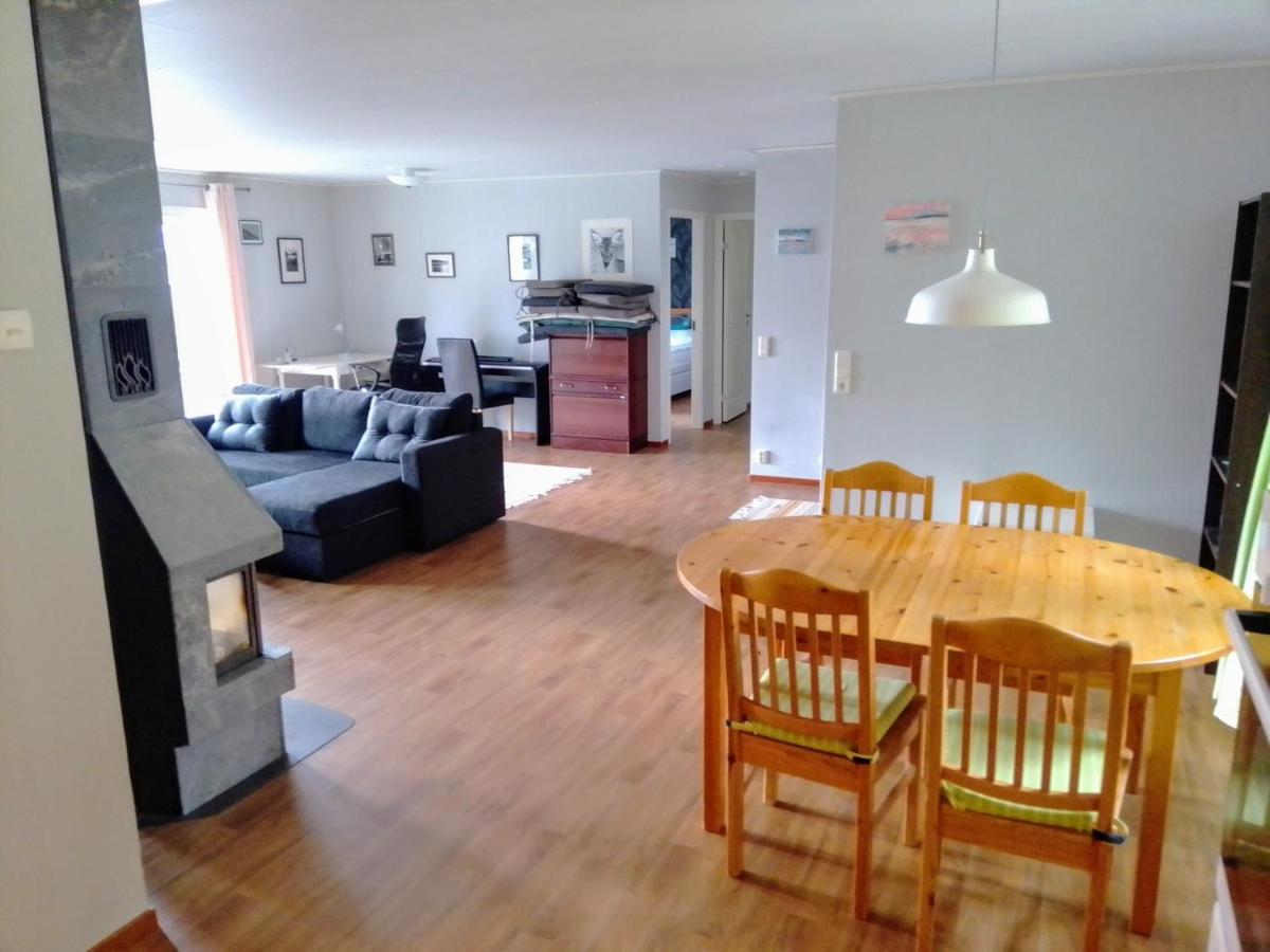 Havsnära villa - Housity