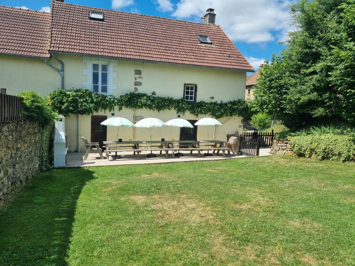 Meadow View Gîtes - Grande gîtes pour familles et groupes, piscine chauffée - Janaillat, Creuse, France, 23250 - Housity