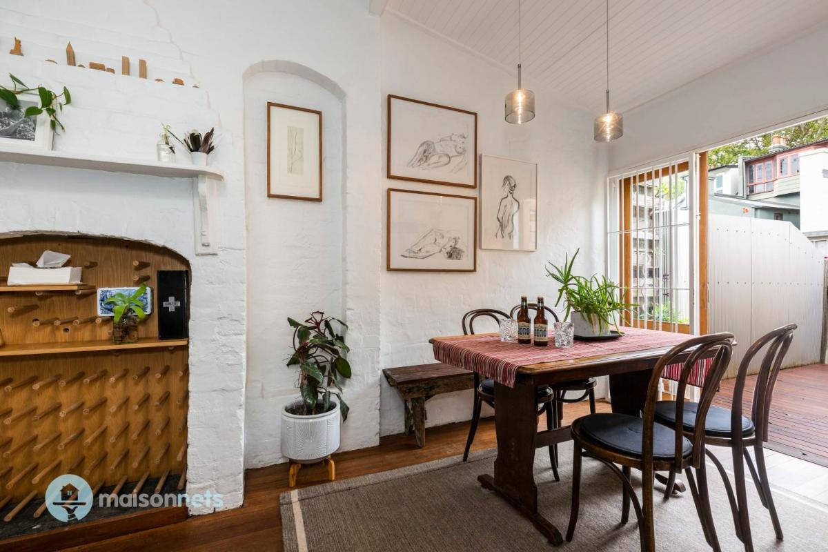 Surry Hills 2 Bed 1 Bath Terrace Great Location - Housity