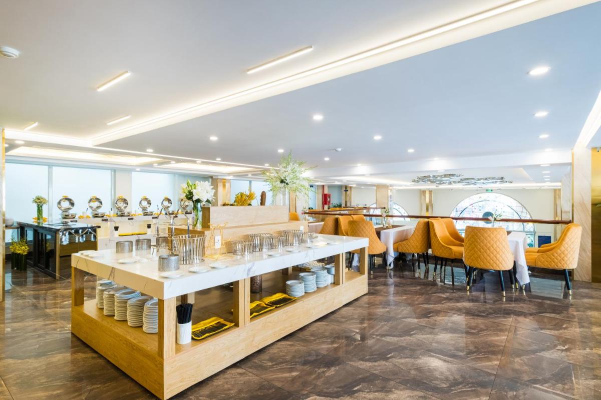 Sandals Lily Hotel - Housity