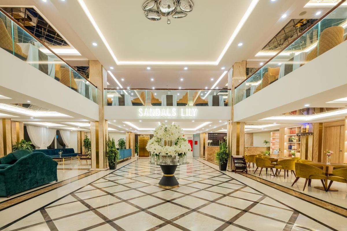 Sandals Lily Hotel - Housity