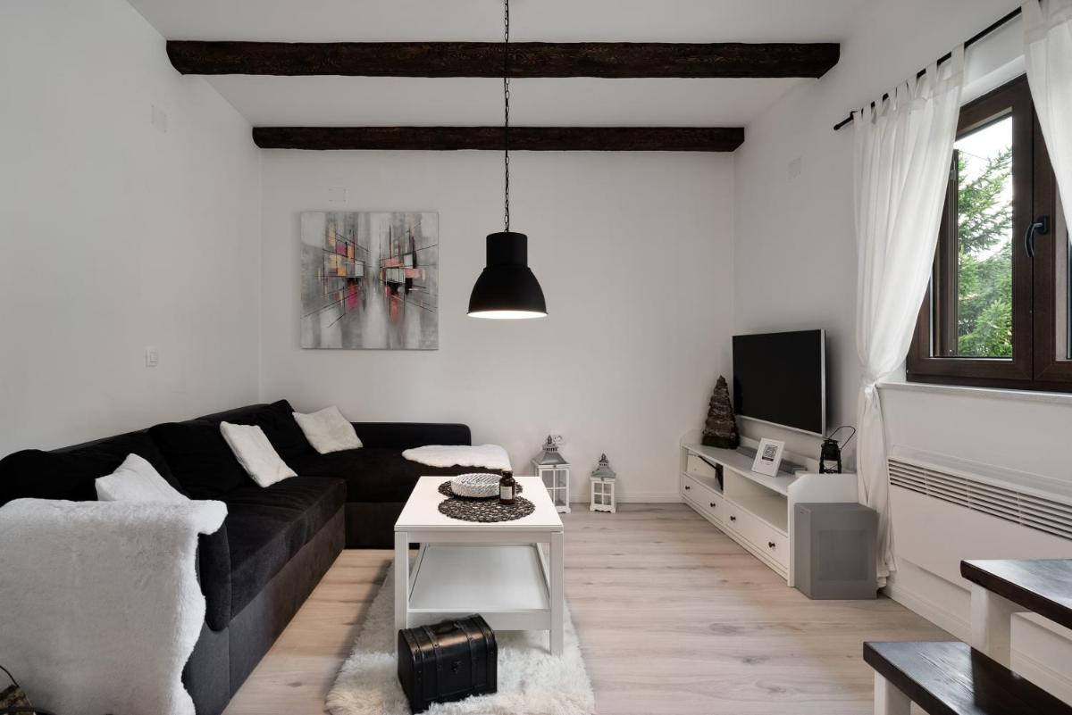 Holiday House Tjaša - Housity