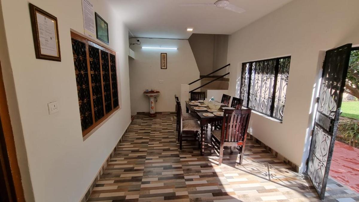 Van Vatika - Housity
