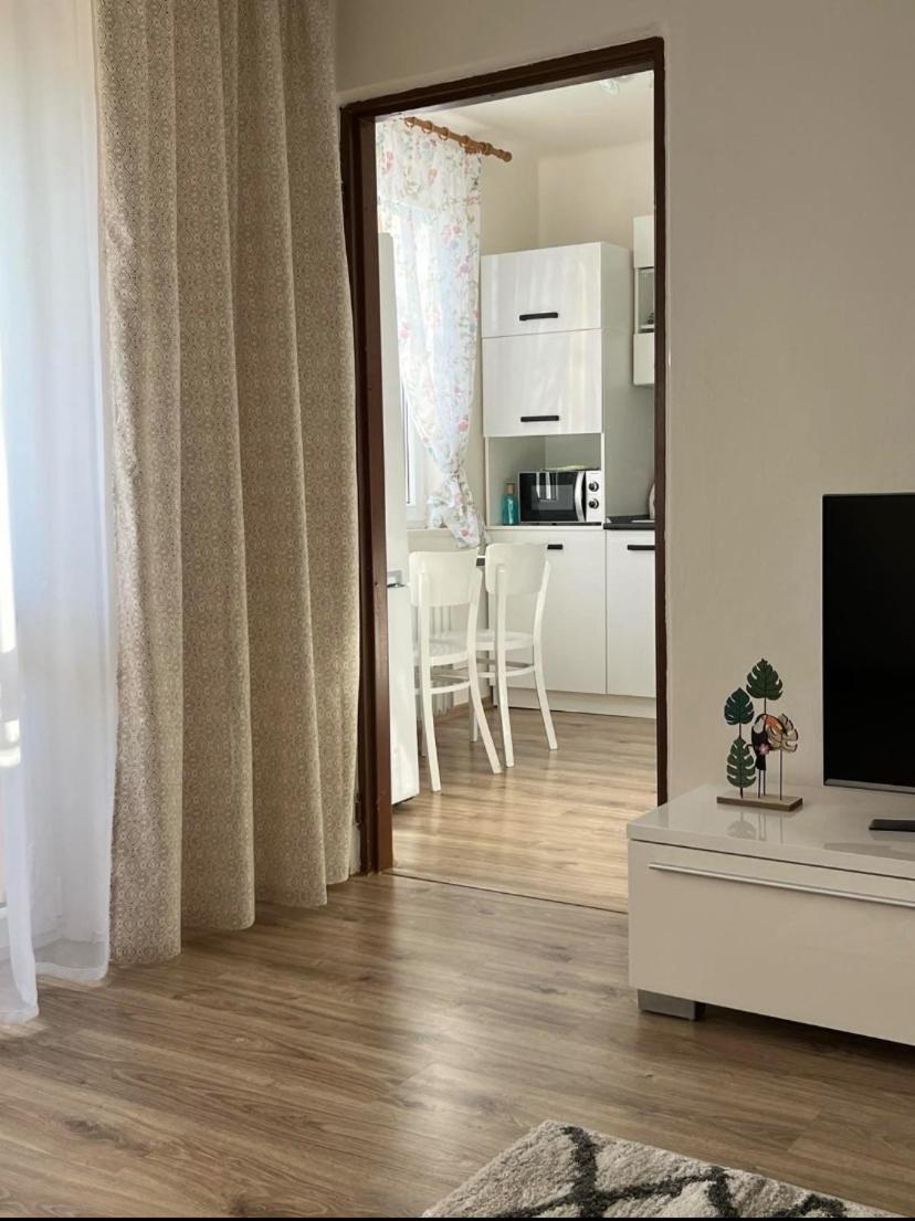 Your Home 2 with parking - Housity