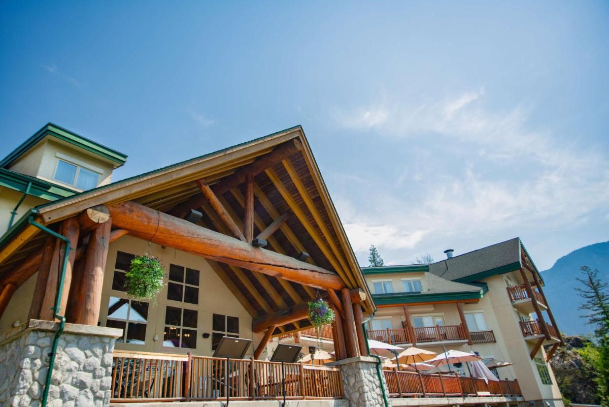 Coast Hillcrest Hotel - Housity
