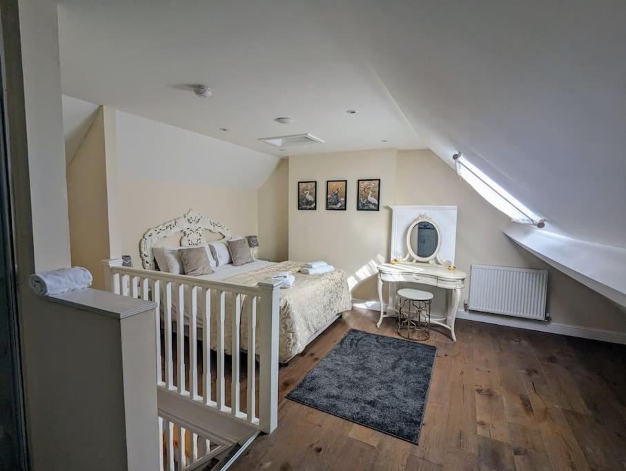 Cecile's Cottage at Cefn Tilla Court, Usk - Housity