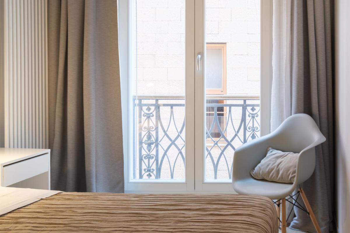 Bologna House Due Torri Apartment - Housity