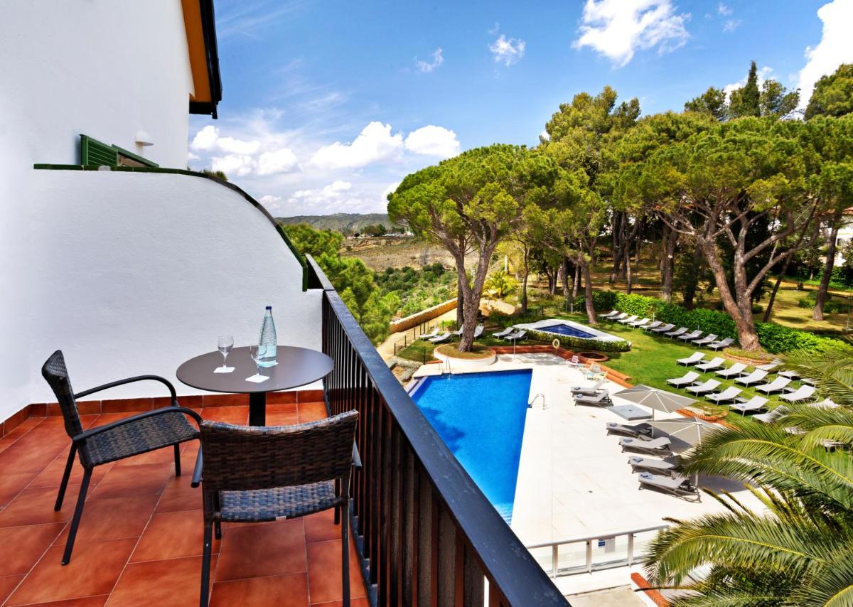 Piscina en o cerca de Catalonia Reina Victoria