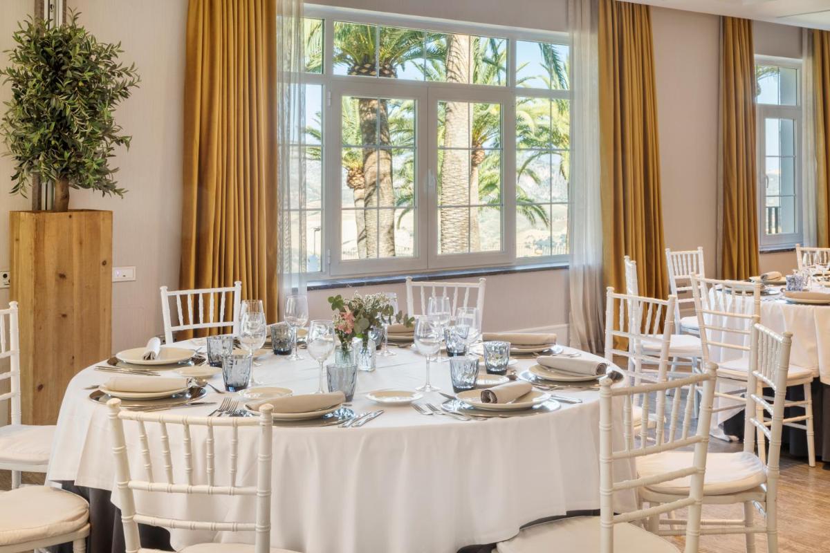 Un restaurante o sitio para comer en Catalonia Reina Victoria