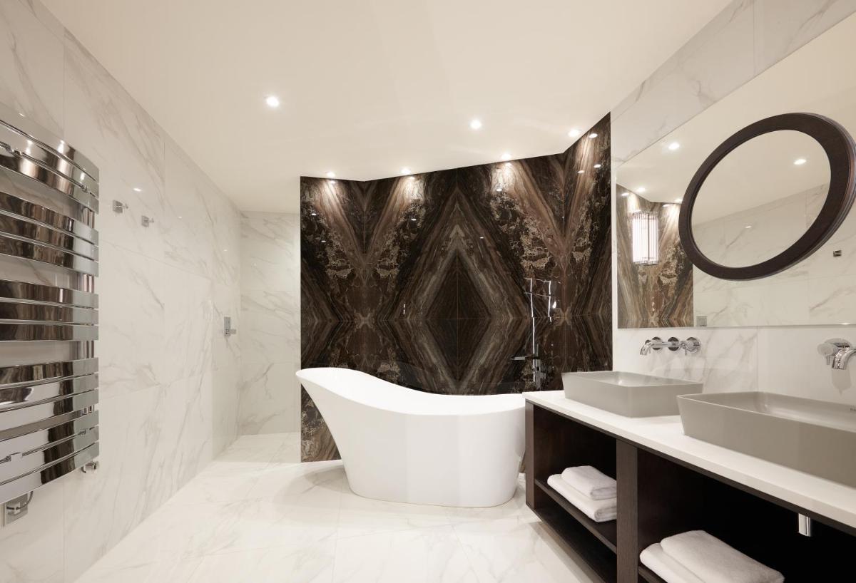 Aldwark Manor Estate - Housity