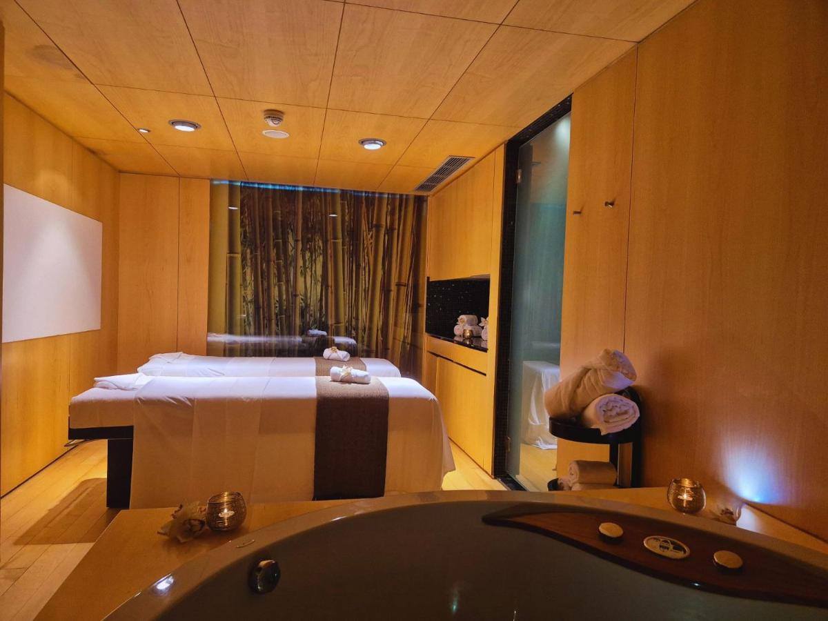Uma cama ou camas num quarto em VIP Grand Lisboa Hotel & Spa