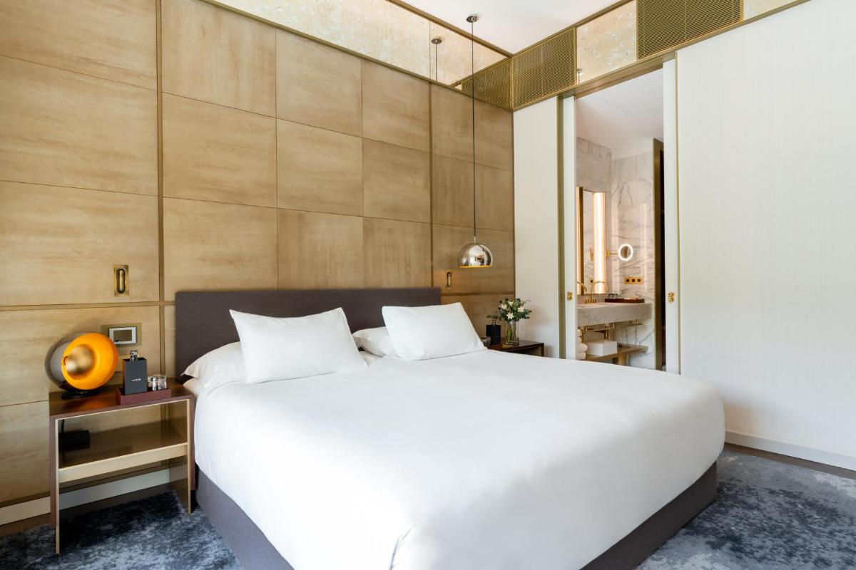 Cama o camas de una habitación en Almanac Barcelona
